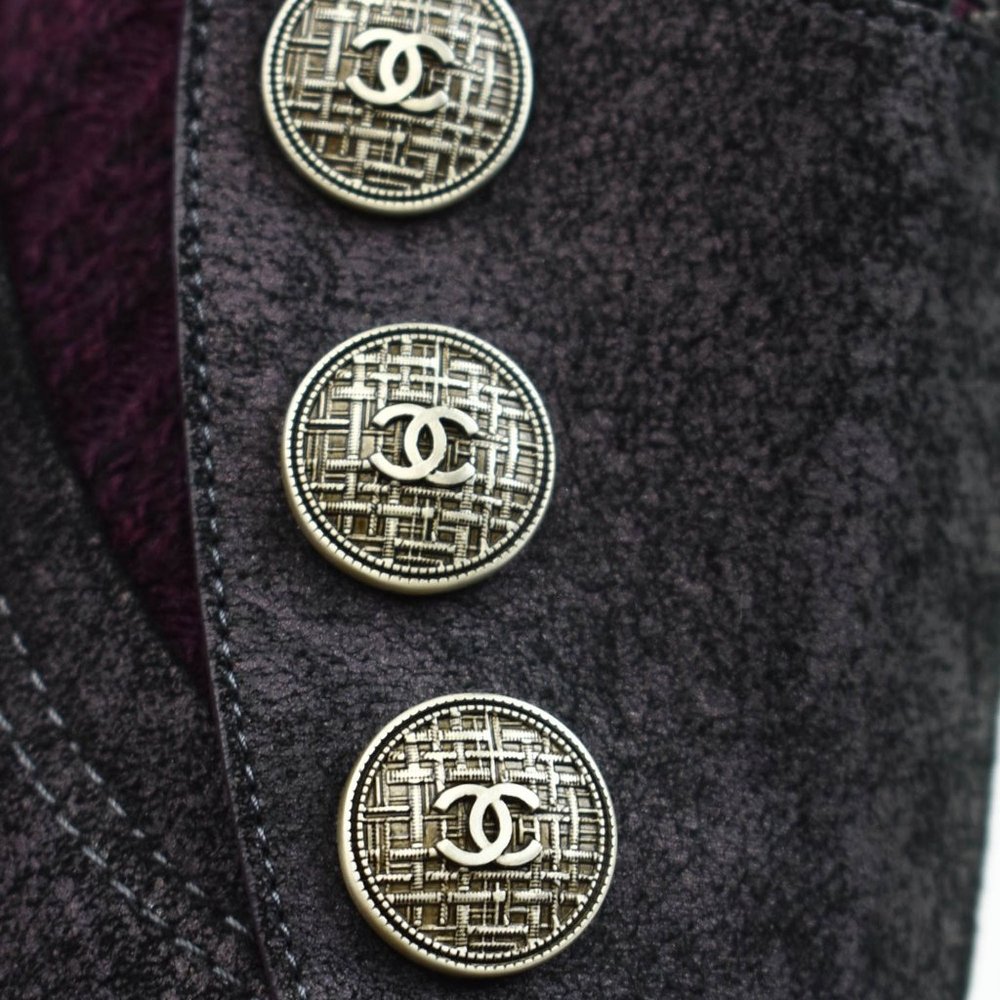 CHANEL: Distressed Leather, fabric Snap Buttons - "CC" Logo Ankle Boot - Picture 5 of 12